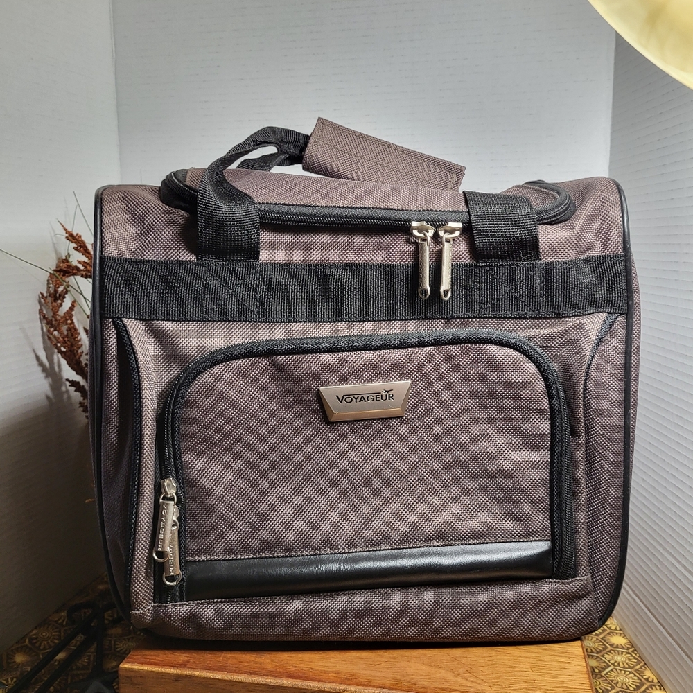 Voyageur Gray and Black Carry On Bag Luggage